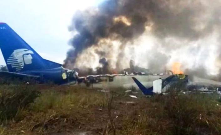 101 kişiyi taşıyan uçak düştü