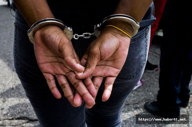 İç çamaşırından 5 fişek eroin çıktı