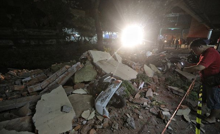Depremde ölü sayısı artıyor