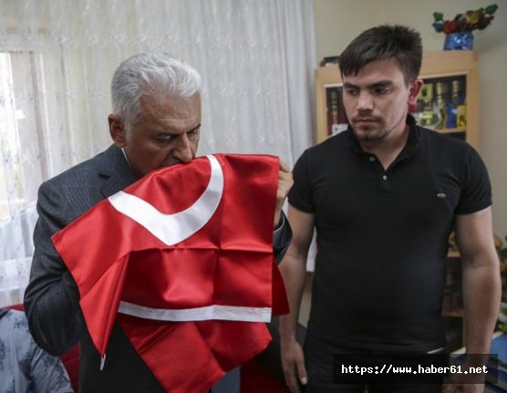 Binali Yıldırım'dan anlamlı ziyaret