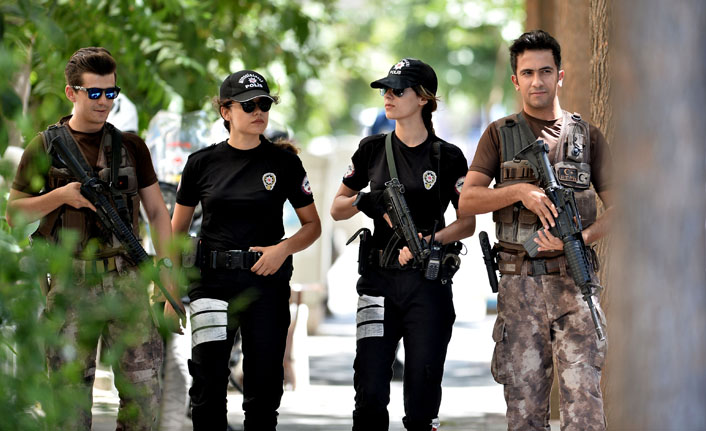 Rahip Brunson'un evinde güvenlik önlemleri üst düzey