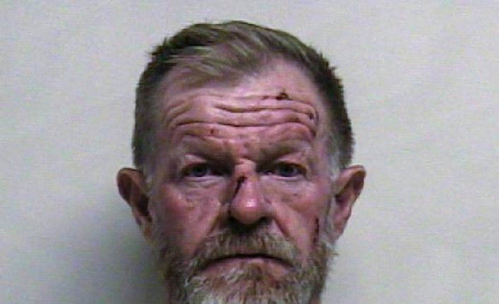 Pilot uçakla evine çarparak intihar etti