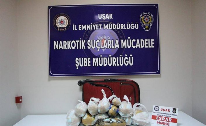 Uyuşturucu tüccarı baba oğul tutuklandı