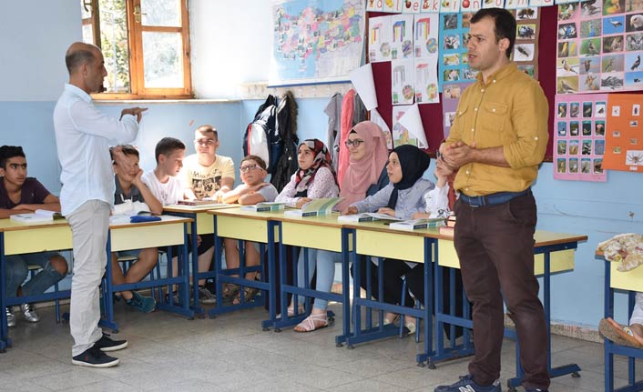 Yaz Kur'an kursunda engellilerle buluşuyorlar