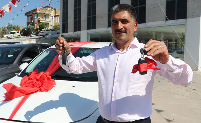 Yalova'da dolarını bozdurup ev alana sıfır kilometre otomobil bedava