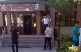 Kaymakamlıkta silahlı kavga! Ölü ve yaralılar var