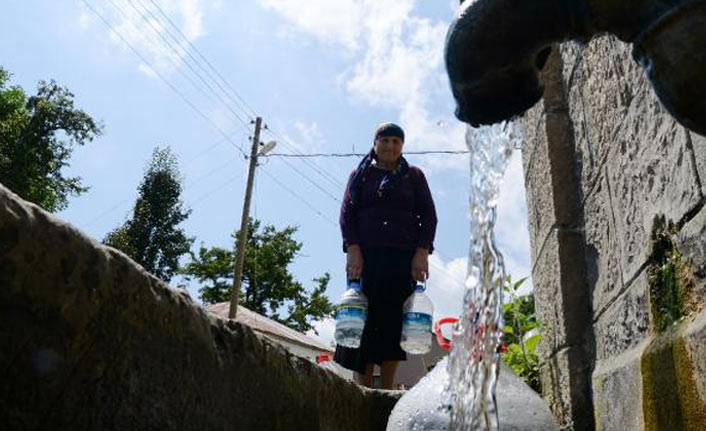 Bu mahallede bin kişi var ama su yok