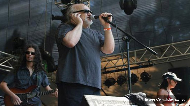 Turgut Berkes hayatını kaybetti: Türk rock müziği yasa boğuld