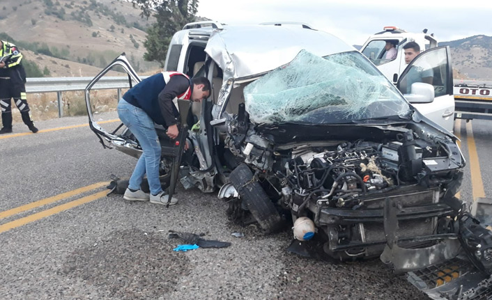 Trabzon'a gelirken kaza yaptı: 2 ÖLÜ 4 YARALI!