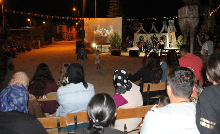Sanatçıların köyünde festival başladı