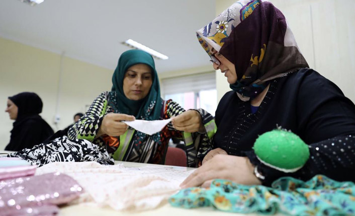 Emekli oldu, dikiş nakış kursunda hayallerini gerçekleştirdi