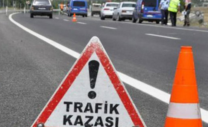 Samsun'da otomobil bariyere çarptı: 1 ölü, 1 yaralı