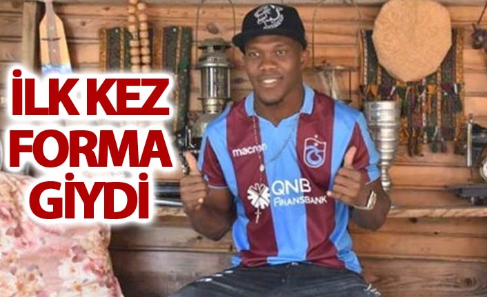 Trabzonspor'un yeni transferi formayı giydi