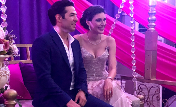 Mert Fırat ve İdil Fırat kına gecesi düzenledi