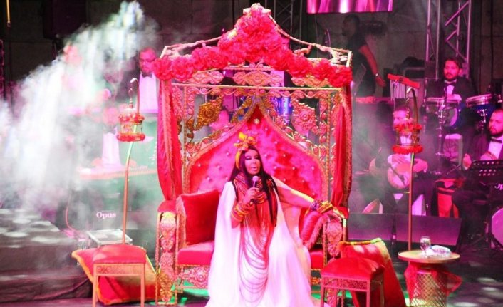 Bülent Ersoy tahtından vazgeçemedi