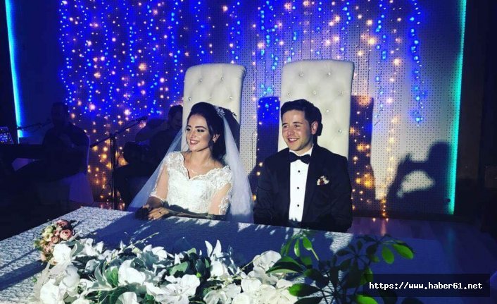 Burak ve Elif çiftinin muhteşem düğününde renkli anlar Kuliste damat fırçayı eline aldı