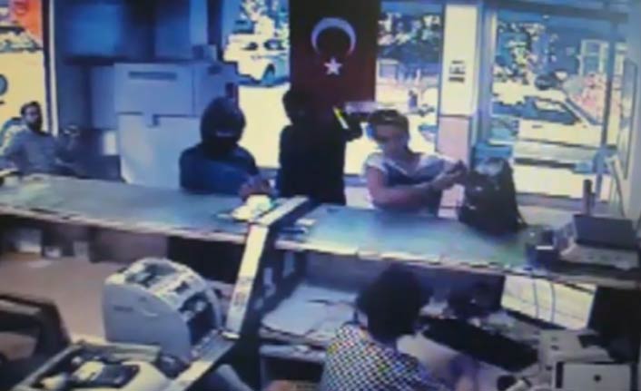 Soyguncuyu tişört ayrıntısı yakalattı