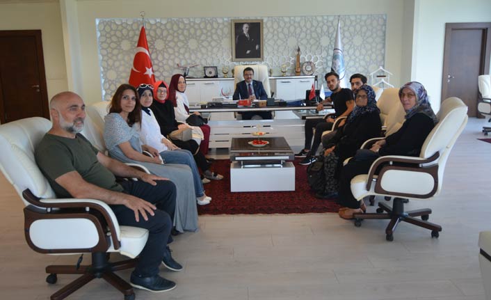 Genç: Şehitlerimize vefa borcumuz var