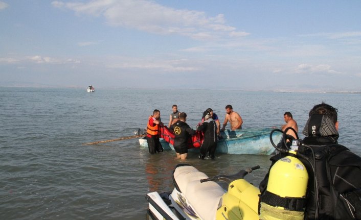 Serinlemek için girdiği gölde boğulan gencin cesedine ulaşıldı