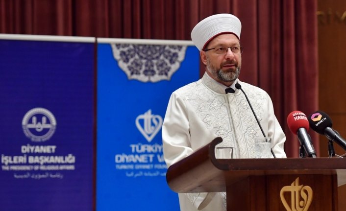 Erbaş: “Kur’an ve sünnet birlikteliğinden taviz vermeyiniz”