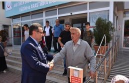 Genç'ten hastalara ziyaret