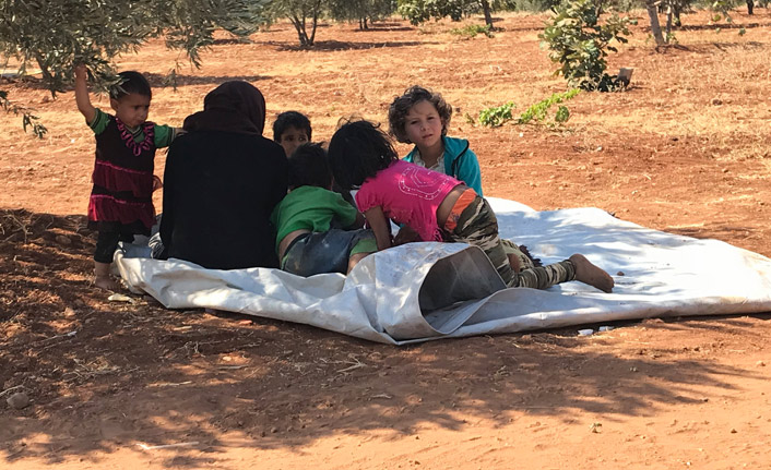 Suriyeliler Türk gözlem noktası yakınına yerleşti.