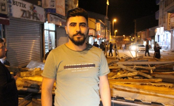 Ağrı’da fırtına dükkanların çatısını uçurdu: 1 kişi yaralandı