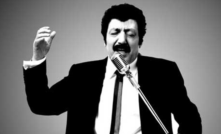 Müslüm Gürses'in sazı ona hediye edildi