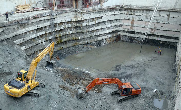 Trabzon'da yapımı süren tam otomatik katlı otoparkta son durum