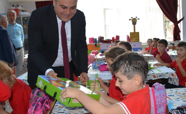 Başkan öğrencileri unutmadı