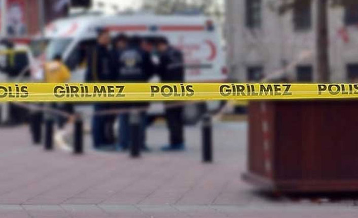 Çay ocağında iki kişiyi bıçakladı