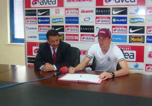 Zeki Ayvaz 5 yıl uzattı