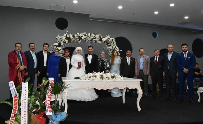 Serhat Yıldız ile Esra Doğangün dünya evine girdi