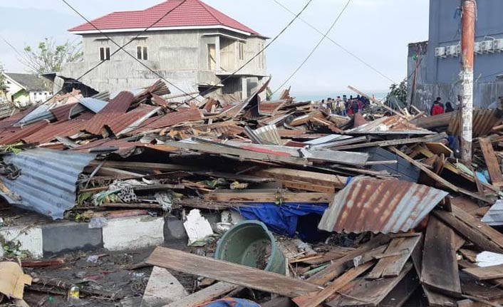 Depremde ölü sayısı artıyor - 832...