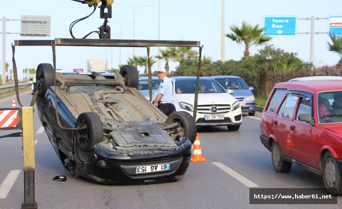 Takla attığı otomobili bırakıp kaçtı