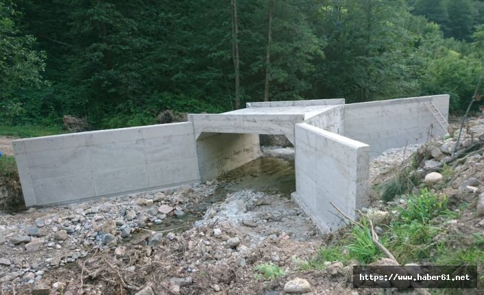 Büyükşehir Belediyesi mahalle yollarını menfezlerle örüyor