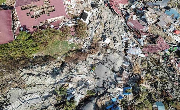 Endonezya Kıyameti yaşıyor - Deprem ve tsunamiden sonra...