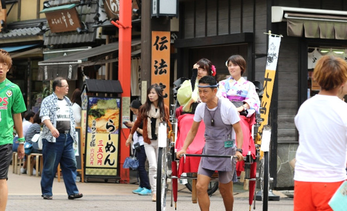 Faytonları insanlar çekiyor