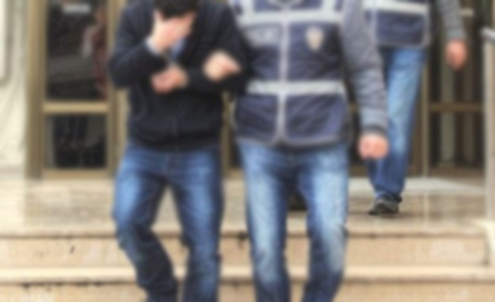 Daireyi uyuşturucu serasına çevirdi