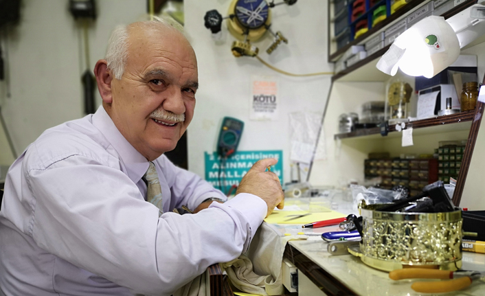 Akreple yelkovan arasında geçen 60 yıl