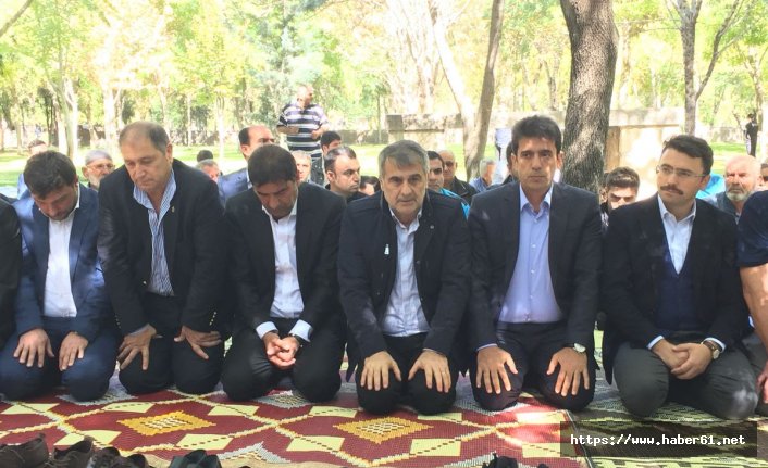 Ünal Karaman'ın annesi son yolculuğuna uğurlandı