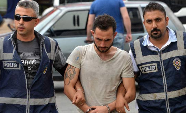 Hırsızlık yaparken yakalandı