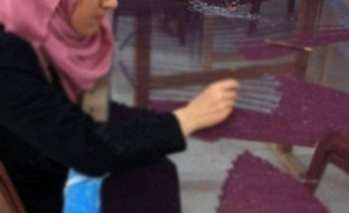 Gelinlik ve halı dokumacılığıyla 120 Suriyeli kadın iş imkanı buldu