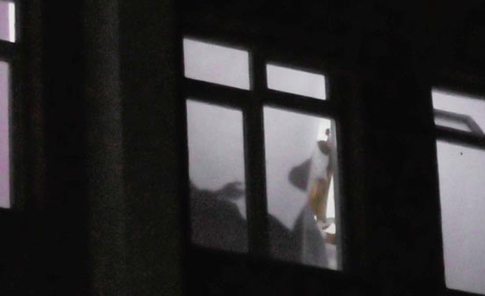 Üzerine dolap düşen çocuk hayatını kaybetti