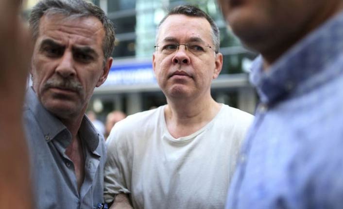 ABD'li Rahip Brunson duruşma öncesi evinden alındı