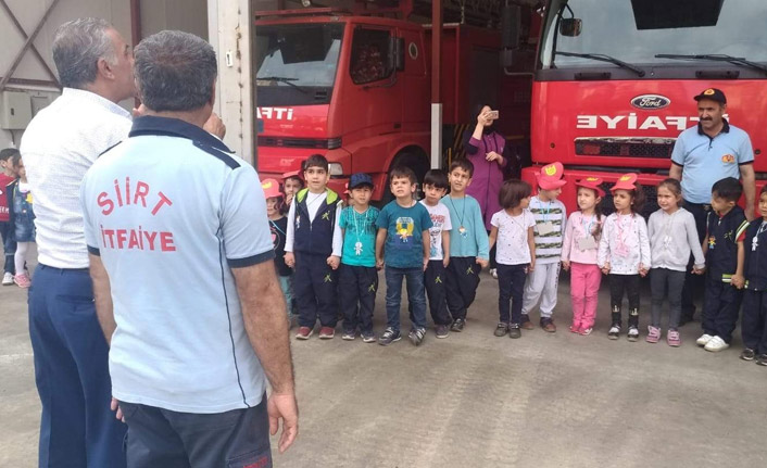Minik öğrencilere itfaiye eğitimi