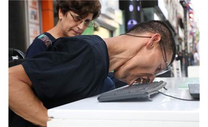 Burnuyla ilk kitabını yazdı, ikicisine başladı