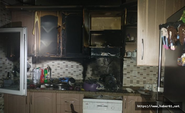 Yemeği ocakta unuttu evi yakıyordu