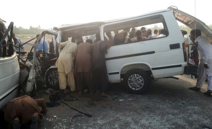 Pakistan’da trafik kazası: 7 ölü, 10 yaralı