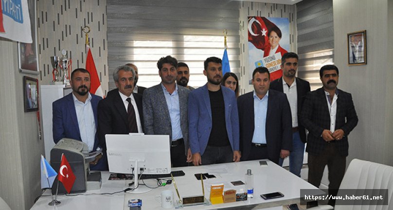 İYİ Partide deprem 860 istifa!